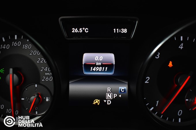 MERCEDES-BENZ GLA 200 d Automatic 4Matic Sport